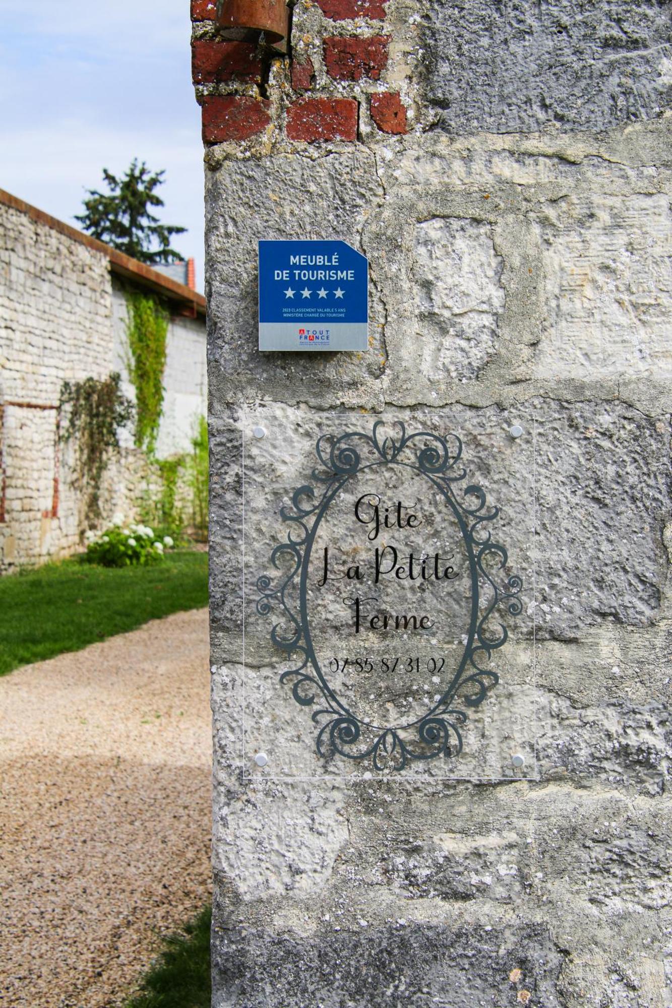 Gite La Petite Ferme Clermont-les-Fermes Esterno foto